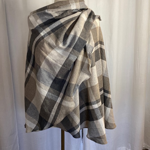 Plaid Cape Shawl - Picture 5 of 7